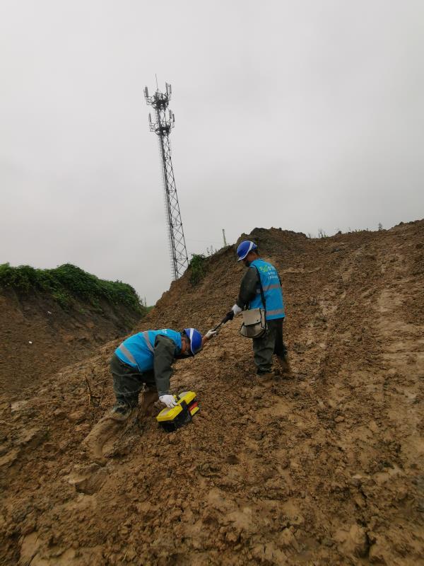 防汛硬仗中的通信守護(hù)者——記通信設(shè)備修理員在抗洪一線的堅守